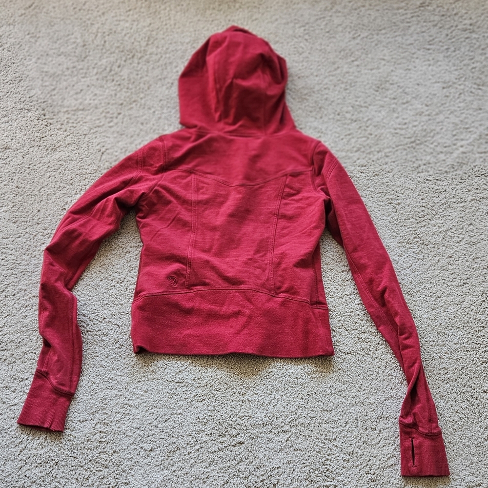 Lululemon - Picture 5 of 9